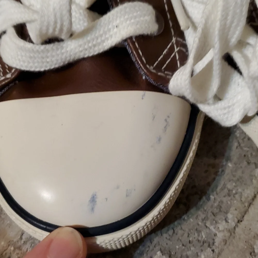 Tommy Hilfiger Shoes size 2 dark brown sneakers shoes kids